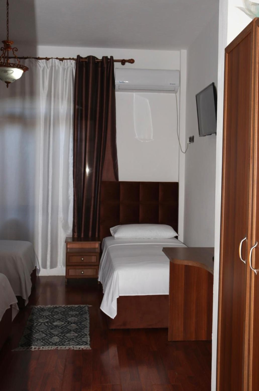 Grand Hotel Крує Екстер'єр фото