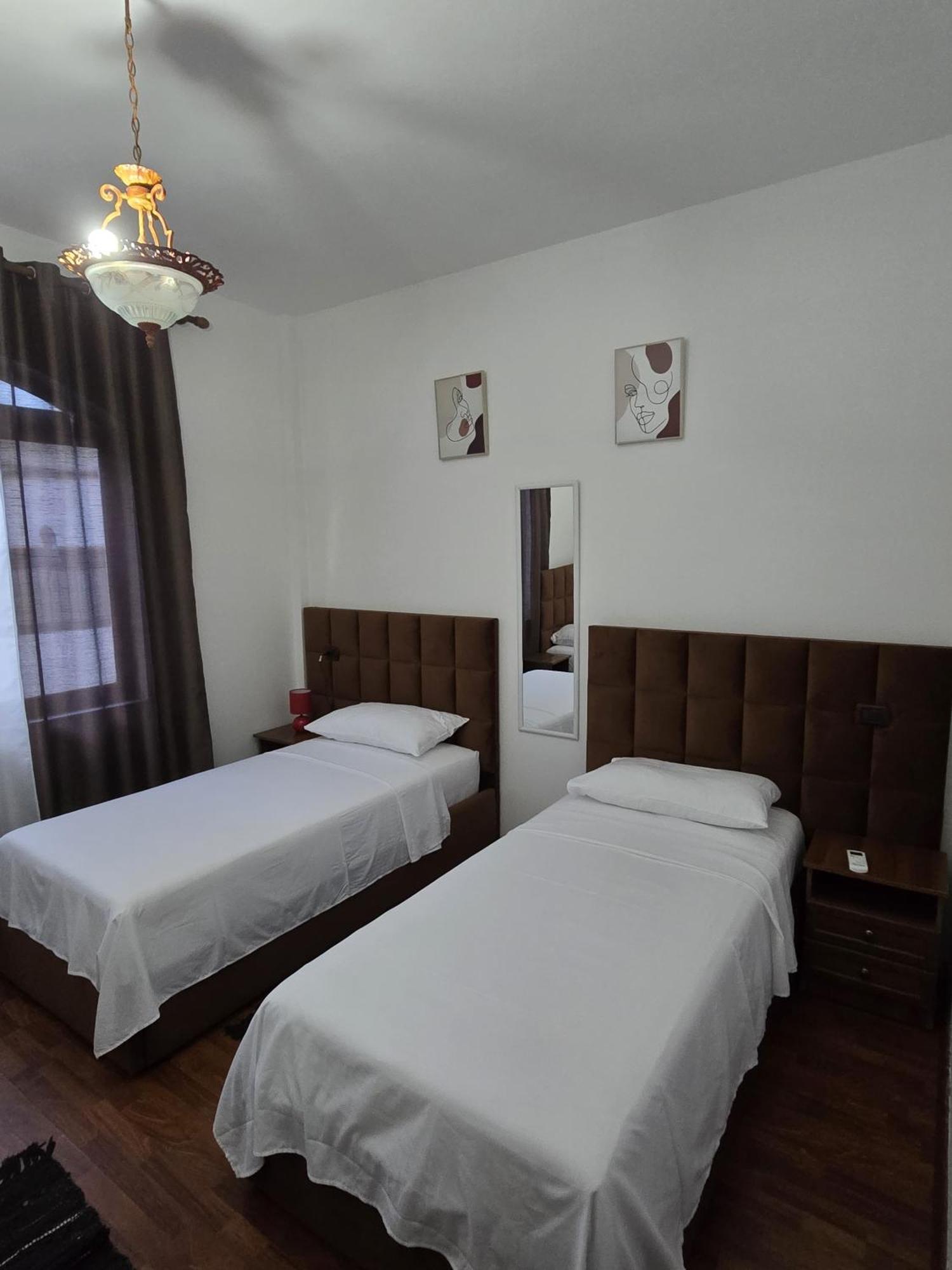Grand Hotel Крує Екстер'єр фото