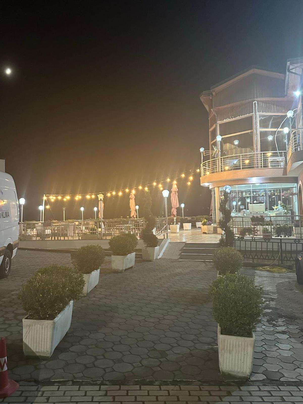 Grand Hotel Крує Екстер'єр фото