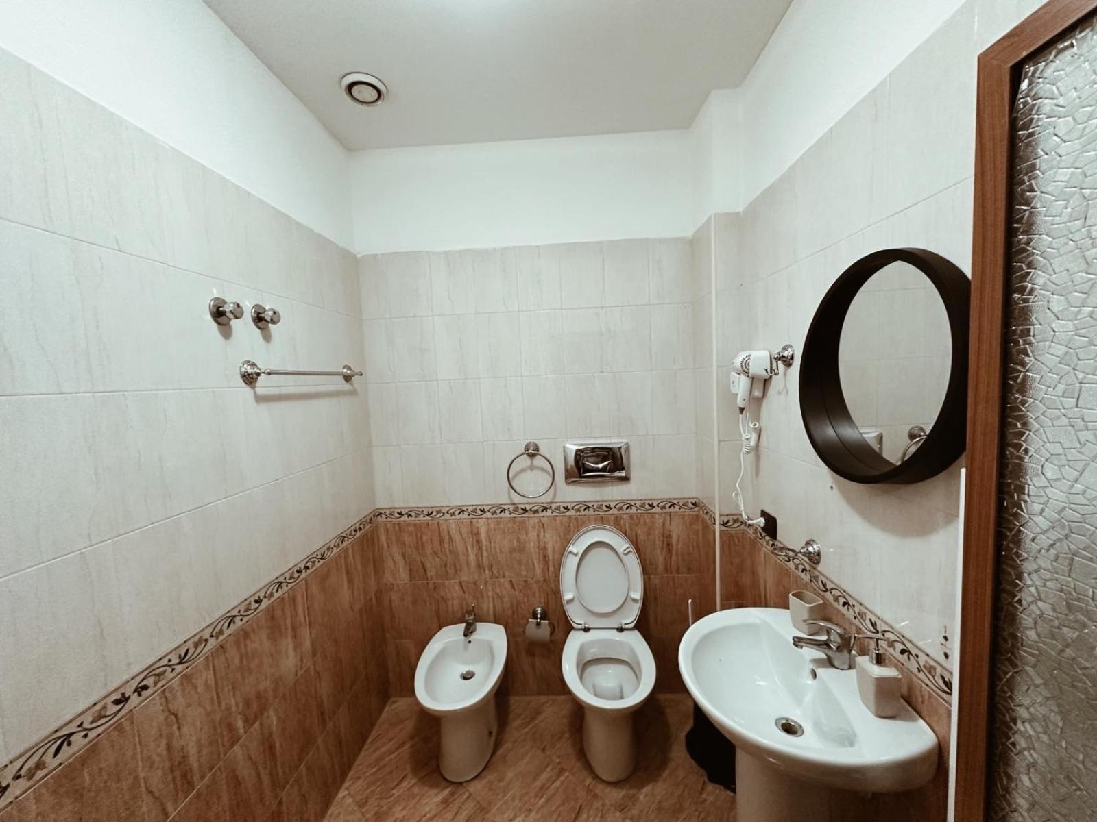 Grand Hotel Крує Екстер'єр фото
