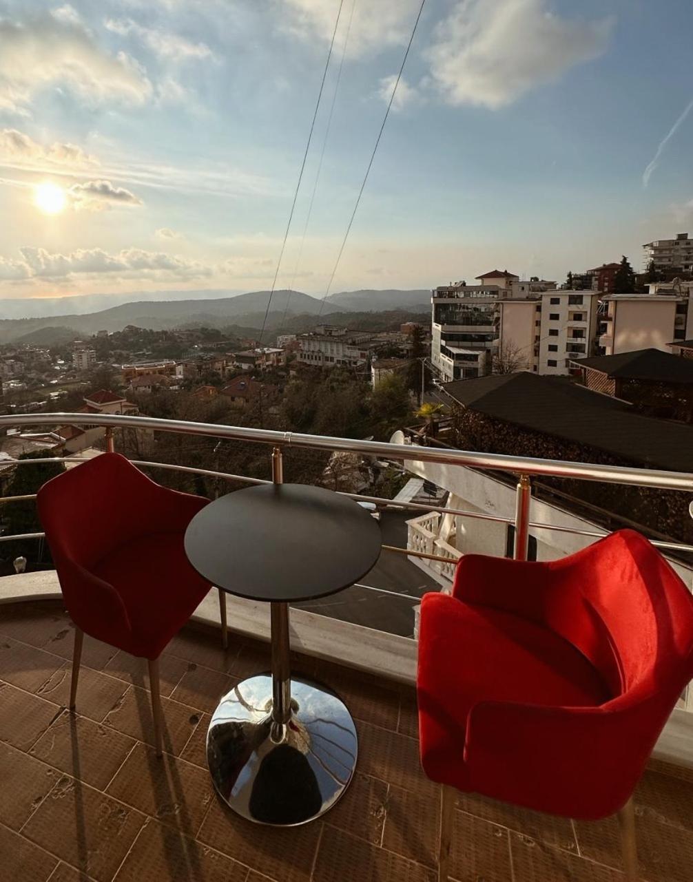 Grand Hotel Крує Екстер'єр фото